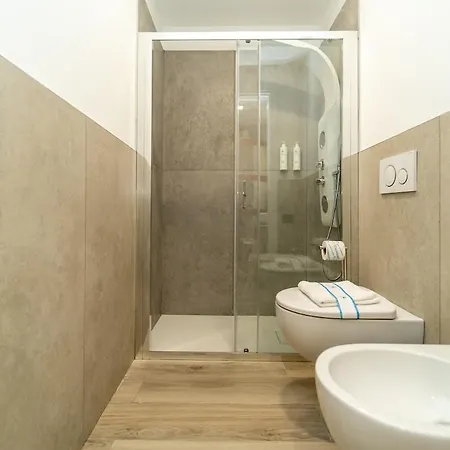 Spacious With Wifi And Ac 밀라노