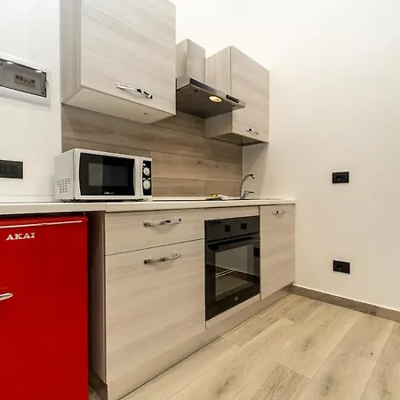 Apartment Spacious With Wifi And Ac & Parking