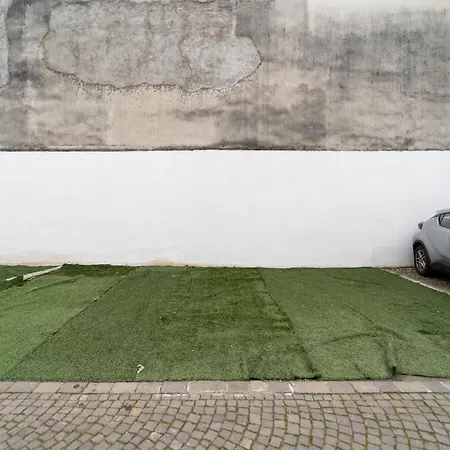 Spacious With Wifi And Ac & Parking